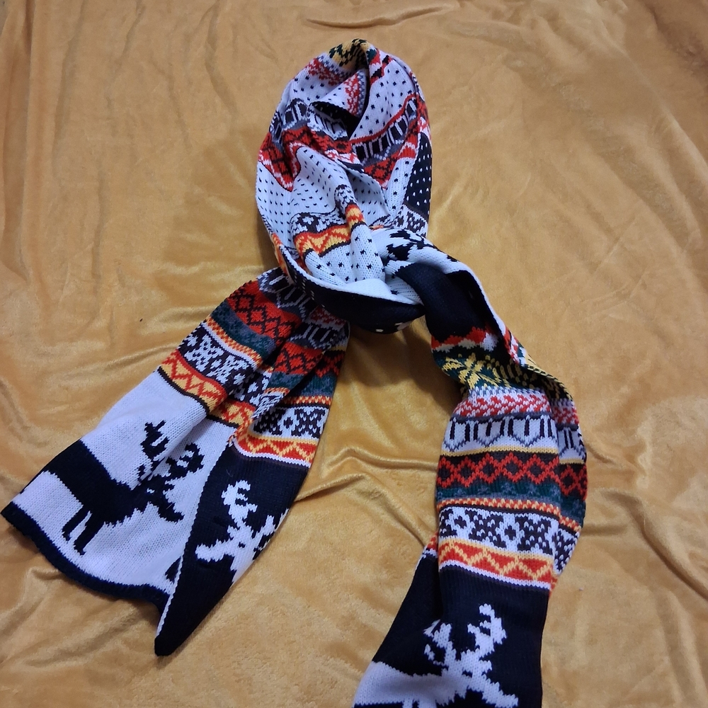 Festive Reindeer Patterned Scarf - Picture 3 of 5